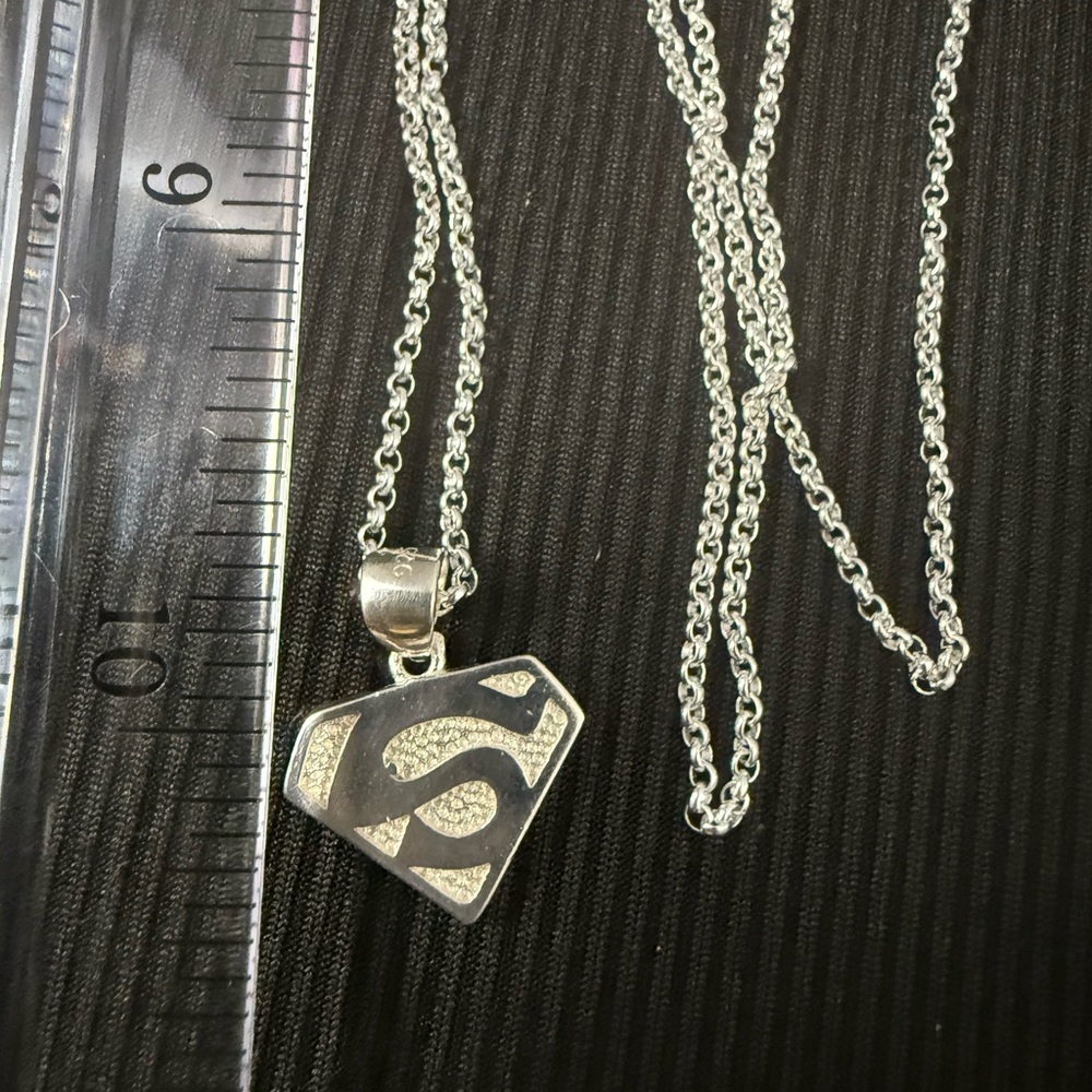 Superman necklace 20" - Picture 3 of 4